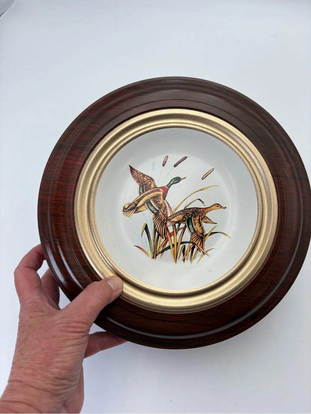 Mid-century Modern Ducks In Flight Large Round Metal Tin